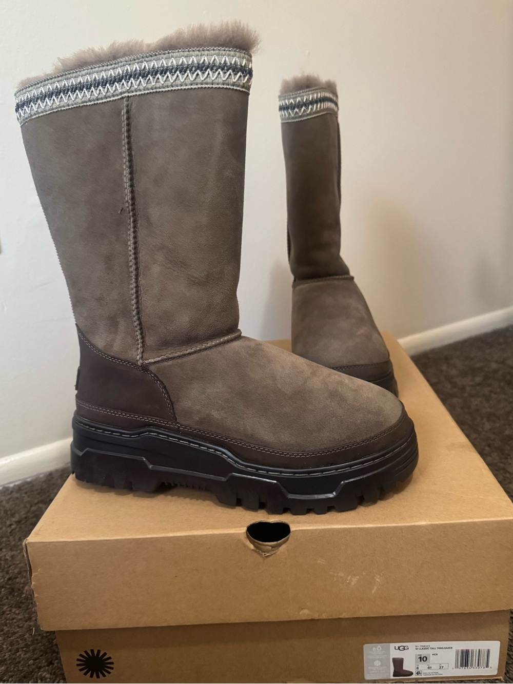 UGG CLASSIC TALL TRAILGAZER SUEDE BRAID WATERPROOF BOOTS WOMEN HICKORY SIZE 10